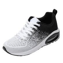 Lade das Bild in den Galerie-Viewer, Joyful Jump Donna