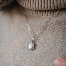 Carica l'immagine nel visualizzatore di Gallery, Honu Aroha - Ciondolo