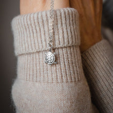 Carica l'immagine nel visualizzatore di Gallery, Honu Aroha - Ciondolo